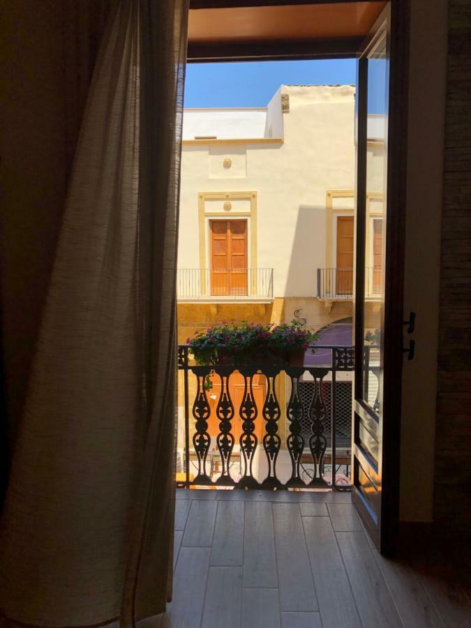 マツァーラ・デル・ヴァッロ Isolabella Bed & Breakfast エクステリア 写真